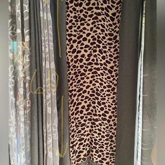 Long Leopard print Scarf - Picture 5 of 7